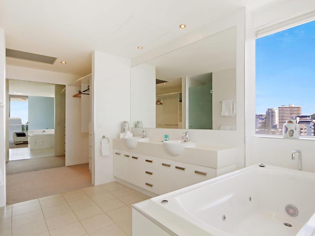 Apartment Eden Unit 1001 - Luxury 3 Bedroom Penthouse Close To The Beach In Rainbow Bay Coolangatta